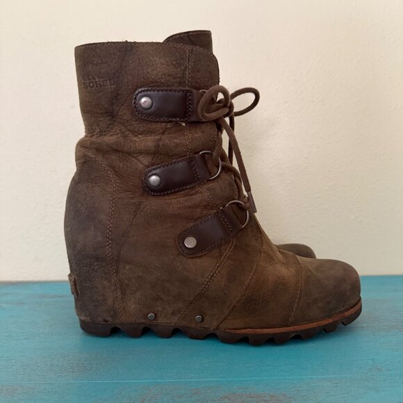 SOREL 'Joan Of Arctic II Wedge' Distressed Brown Leather Jace Up Boots US 8 - Picture 1 of 8
